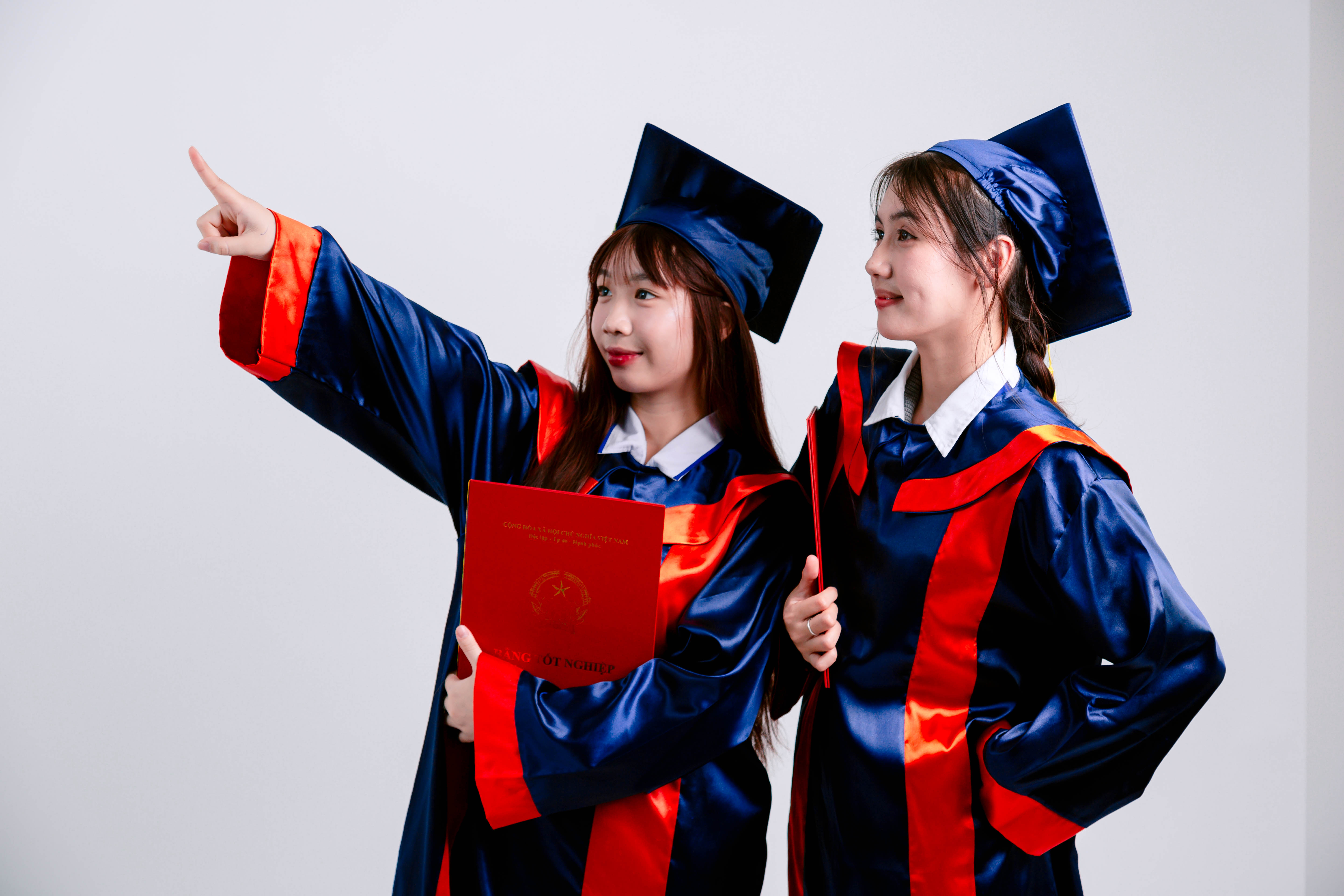Sinh viên hướng về tương lai